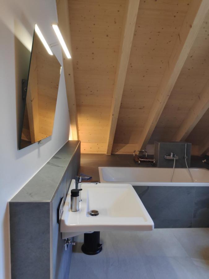 Ferienwohnungen Und Zimmer In Reutlingen-Goenningen Екстериор снимка
