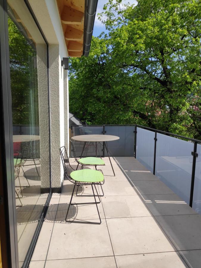 Ferienwohnungen Und Zimmer In Reutlingen-Goenningen Екстериор снимка