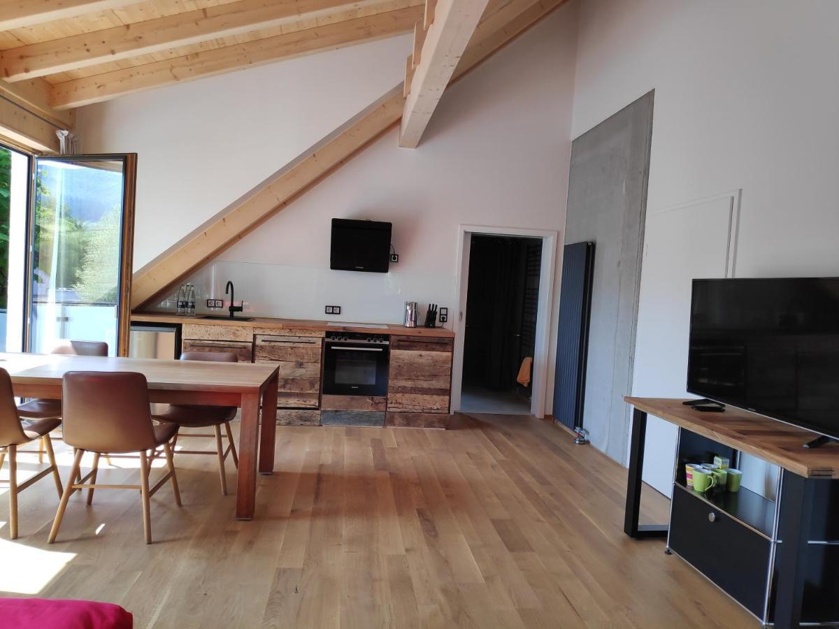 Ferienwohnungen Und Zimmer In Reutlingen-Goenningen Екстериор снимка