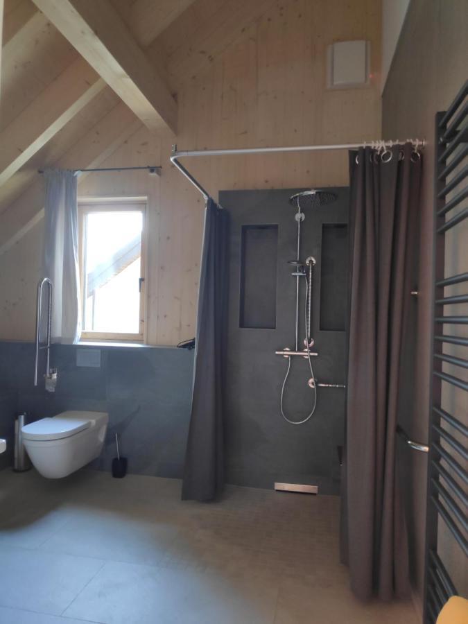 Ferienwohnungen Und Zimmer In Reutlingen-Goenningen Екстериор снимка