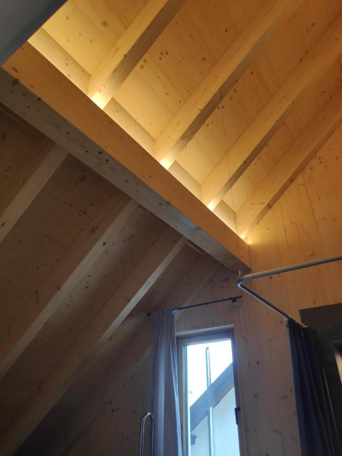 Ferienwohnungen Und Zimmer In Reutlingen-Goenningen Екстериор снимка
