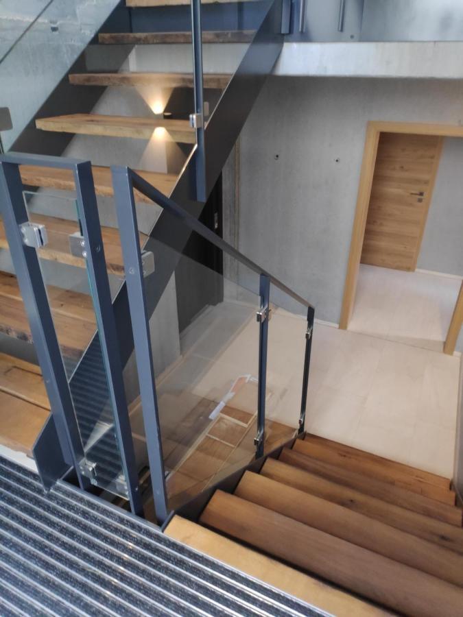 Ferienwohnungen Und Zimmer In Reutlingen-Goenningen Екстериор снимка