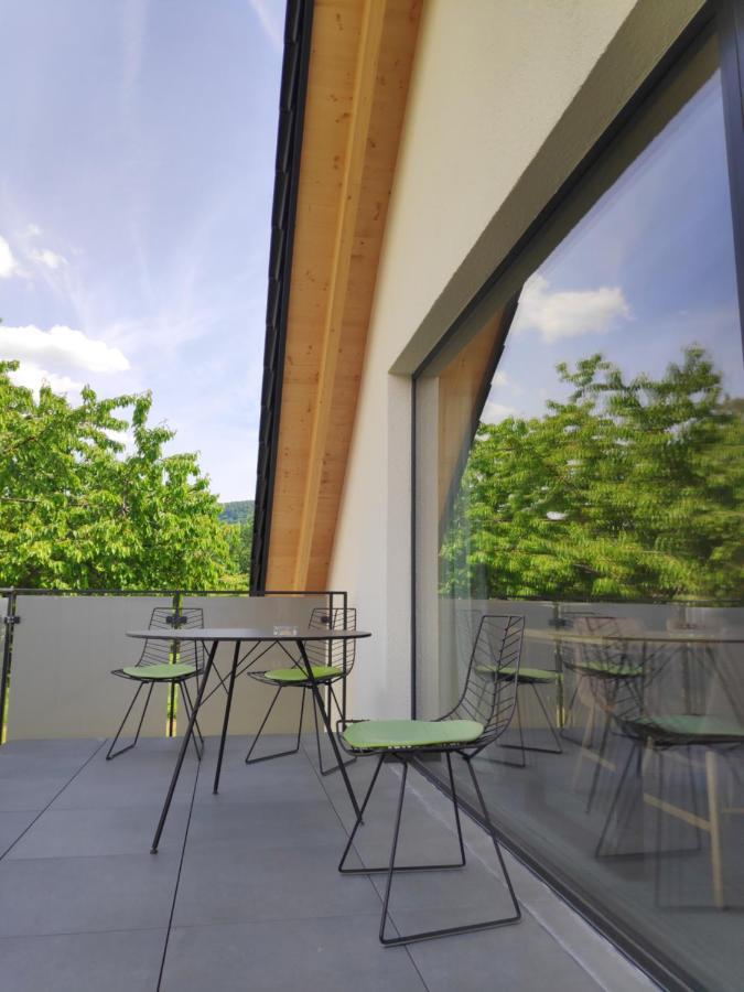 Ferienwohnungen Und Zimmer In Reutlingen-Goenningen Екстериор снимка