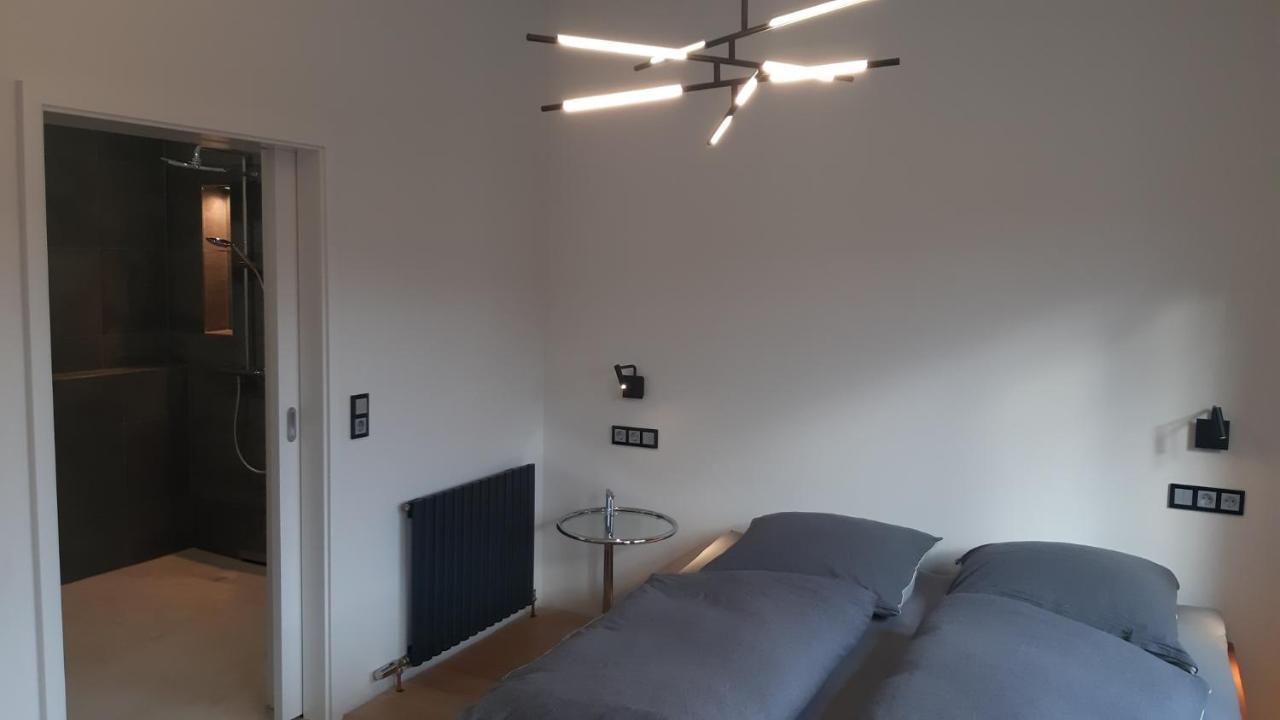 Ferienwohnungen Und Zimmer In Reutlingen-Goenningen Екстериор снимка