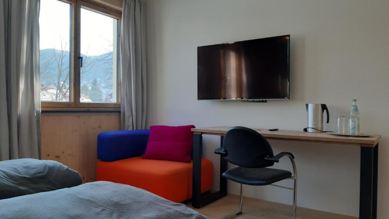 Ferienwohnungen Und Zimmer In Reutlingen-Goenningen Екстериор снимка