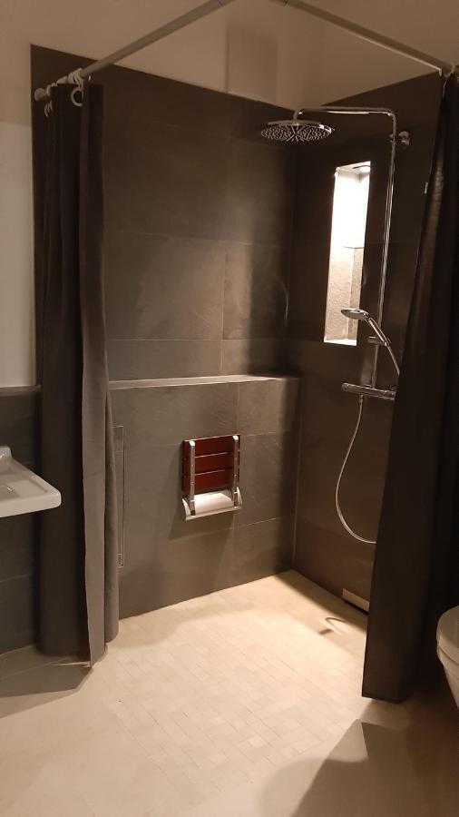Ferienwohnungen Und Zimmer In Reutlingen-Goenningen Екстериор снимка