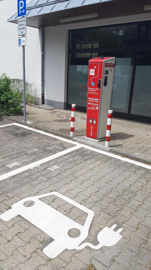 Ferienwohnungen Und Zimmer In Reutlingen-Goenningen Екстериор снимка