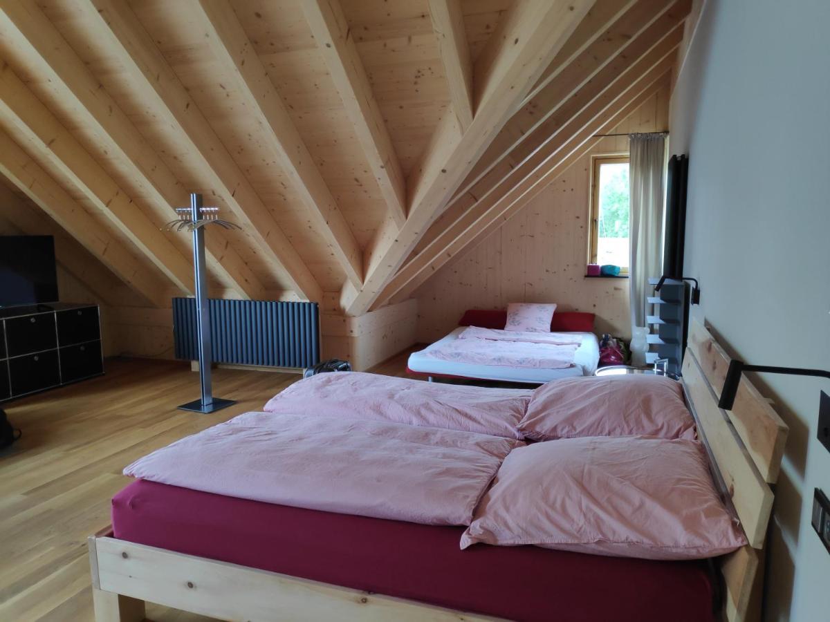 Ferienwohnungen Und Zimmer In Reutlingen-Goenningen Екстериор снимка