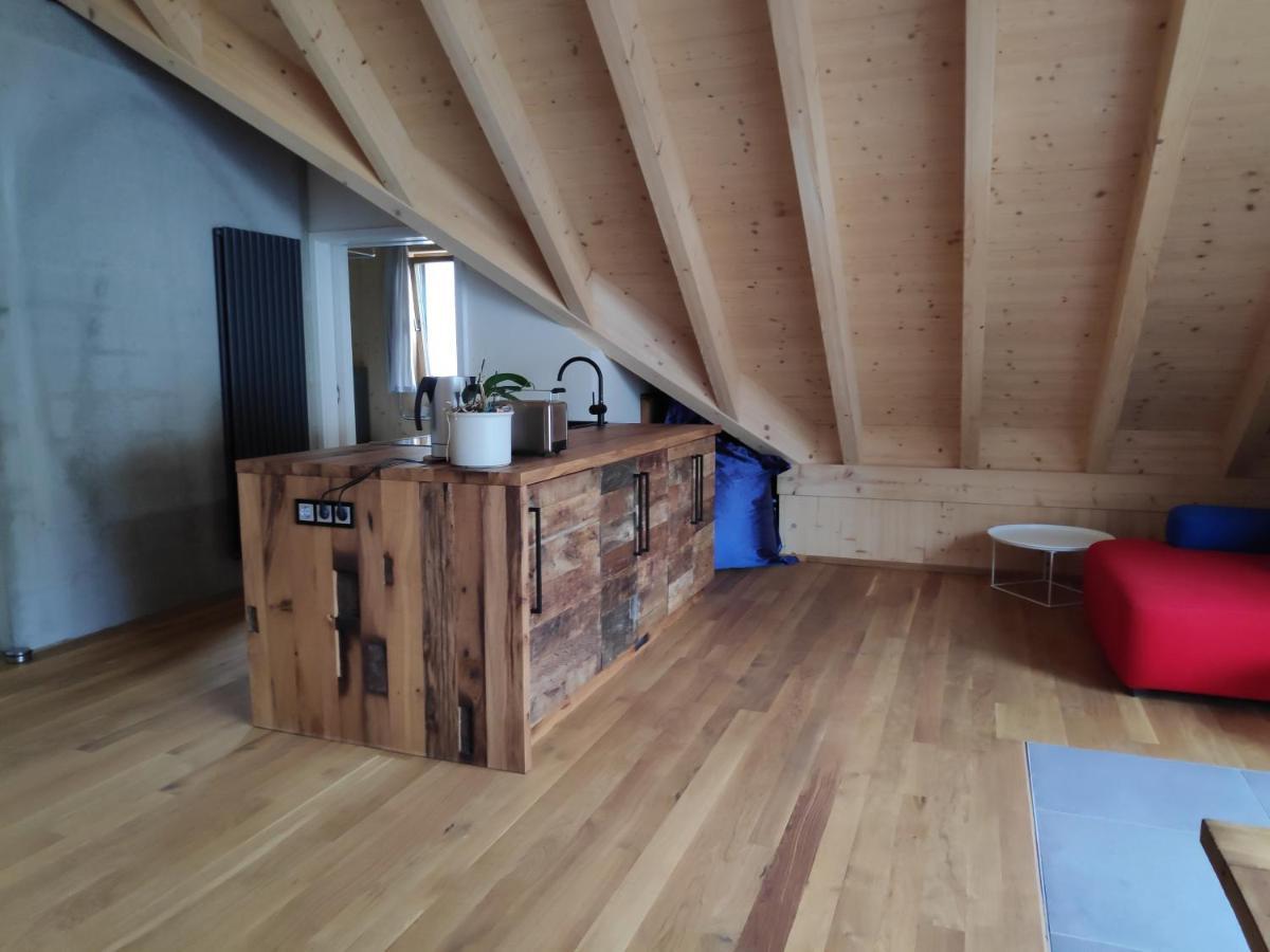 Ferienwohnungen Und Zimmer In Reutlingen-Goenningen Екстериор снимка