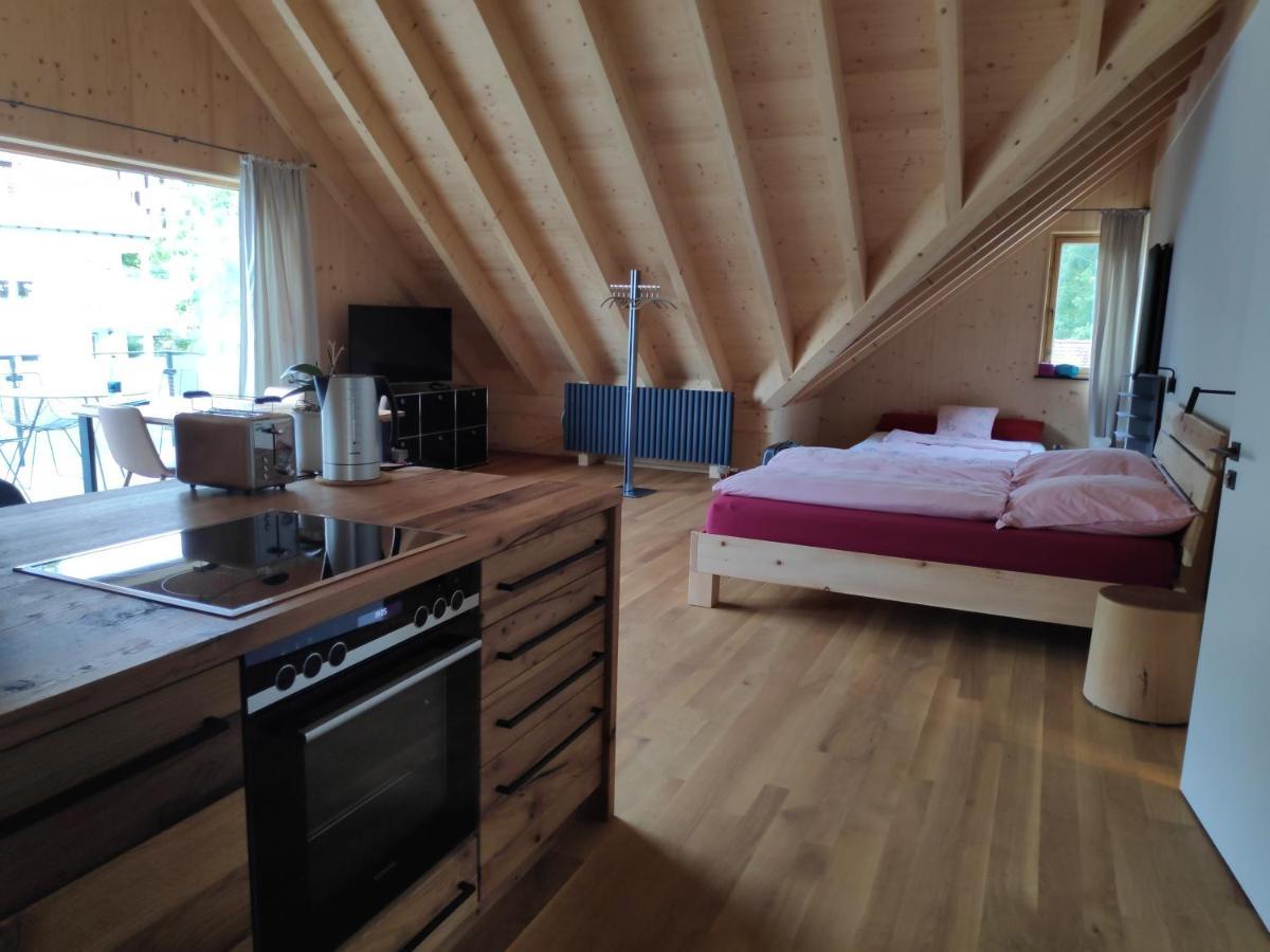 Ferienwohnungen Und Zimmer In Reutlingen-Goenningen Екстериор снимка